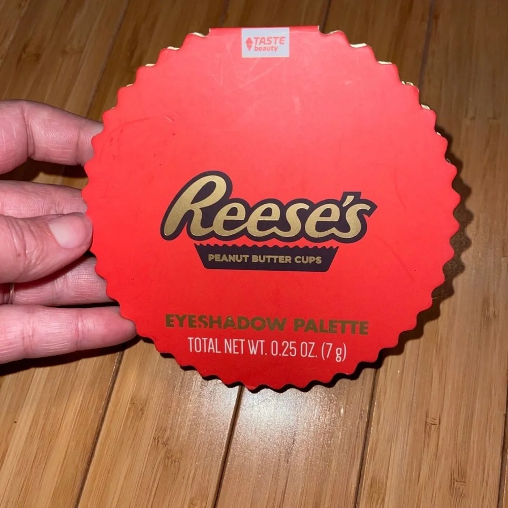 Taste Beauty Reese’s Eyeshadow Palette